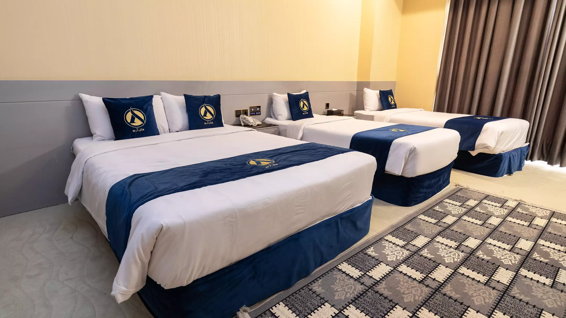 Alibaba https://cdn.alibaba.ir/ostorage/hotel-accommodation-images/68934d15a1e6f83605b7dc47_هتل آریو - اتاق چهارتخته دبل سینگل (1).webp